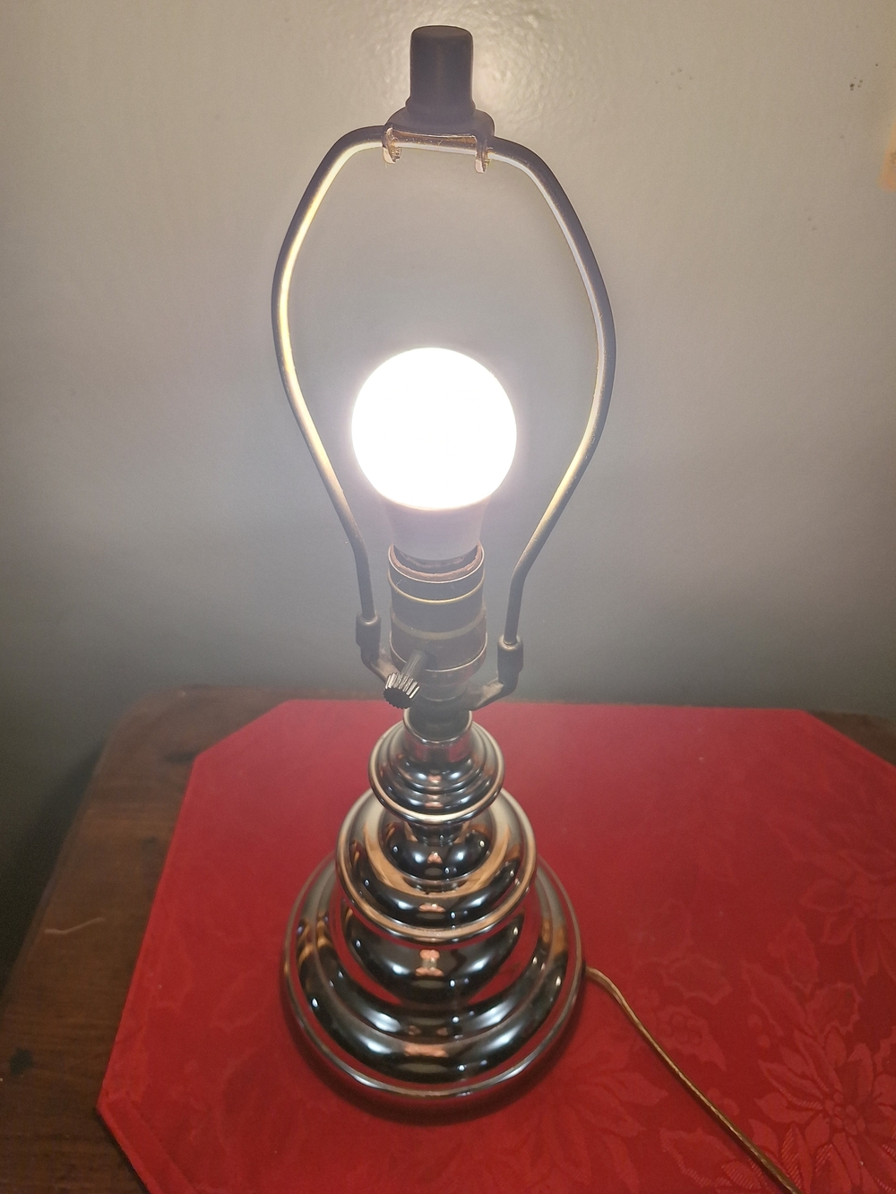 Vintage Chrome Tiered "Beehive" Table Lamp - Picture 7 of 8